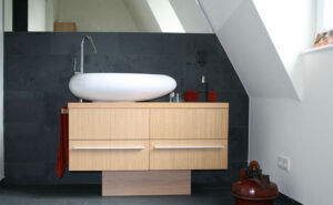 Waschtisch, Badezimmer, rot